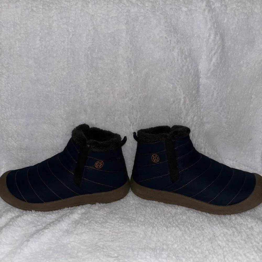 Men’s 7 / Women’s 8 Unisex Slip-On Boots • EU 39 • Faux Fur Lined